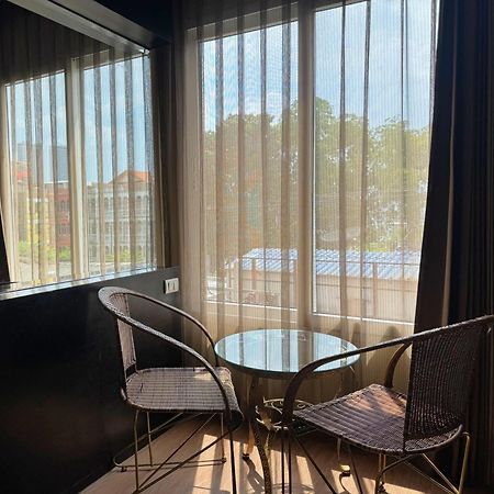 The Sunreno Hotel Sha Бангкок Экстерьер фото
