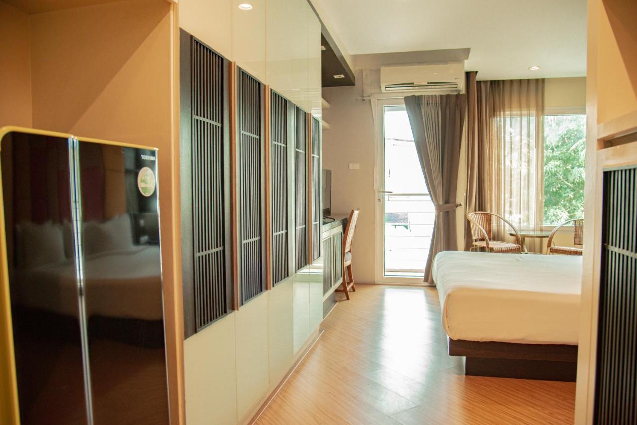 The Sunreno Hotel Sha Бангкок Экстерьер фото