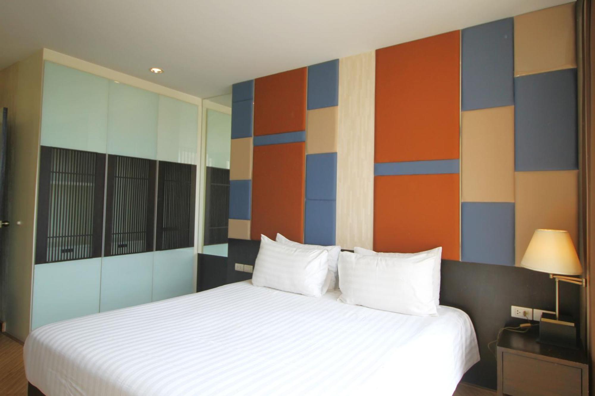 The Sunreno Hotel Sha Бангкок Экстерьер фото