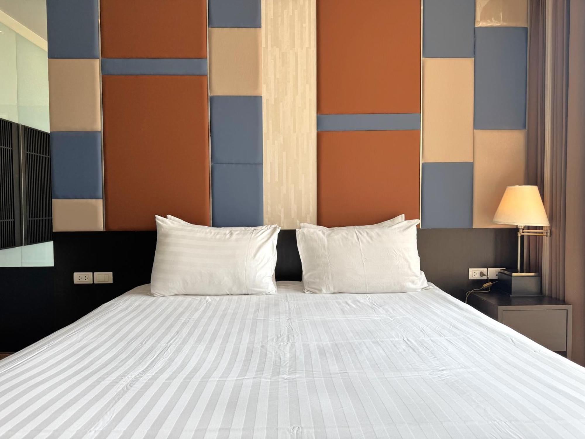 The Sunreno Hotel Sha Бангкок Экстерьер фото