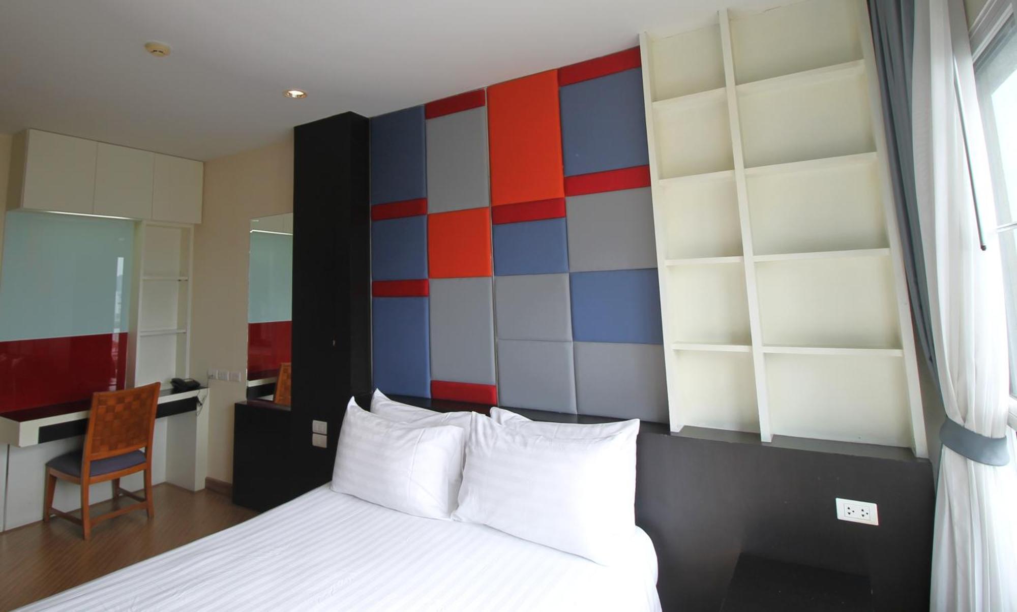 The Sunreno Hotel Sha Бангкок Экстерьер фото