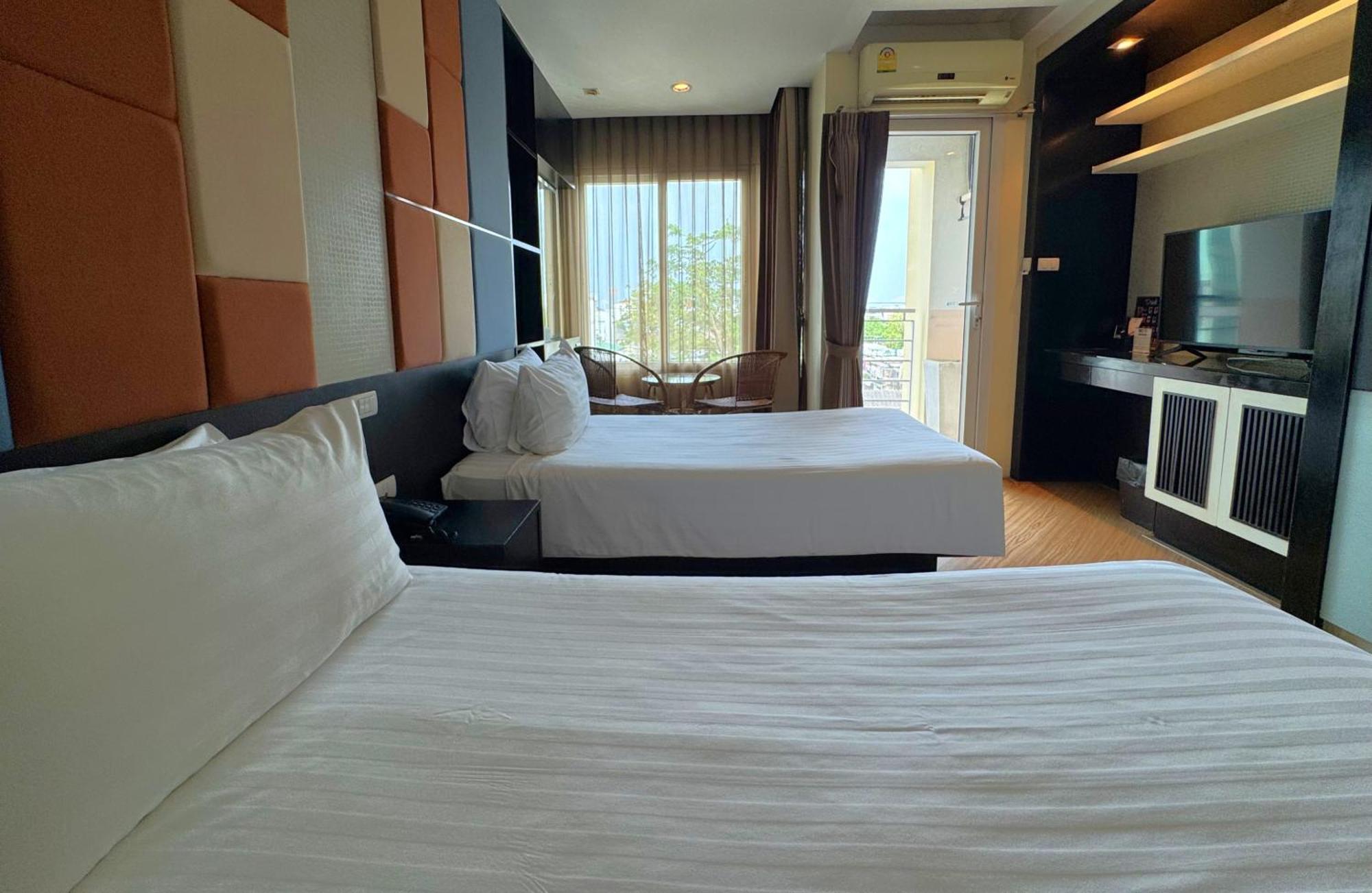 The Sunreno Hotel Sha Бангкок Экстерьер фото