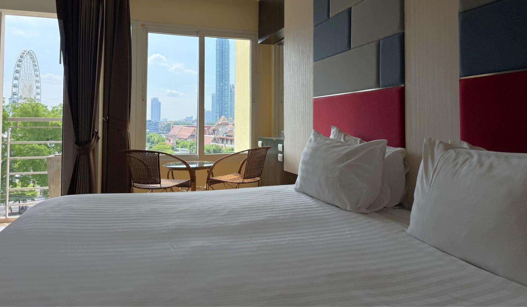 The Sunreno Hotel Sha Бангкок Экстерьер фото